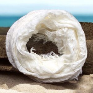 ⭐️ Off white infinity scarf soft